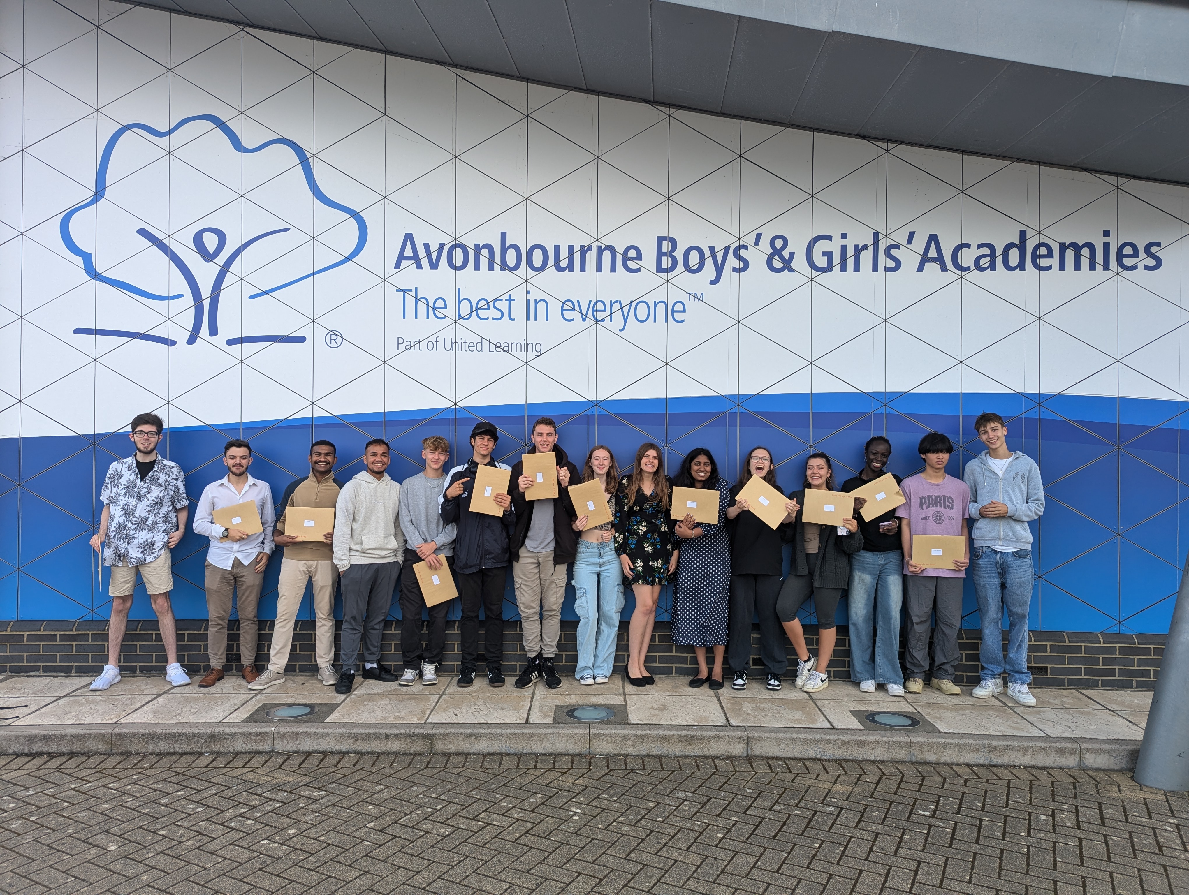 UNITED SIXTH FORM CELEBRATE THEIR A LEVEL SUCCESS